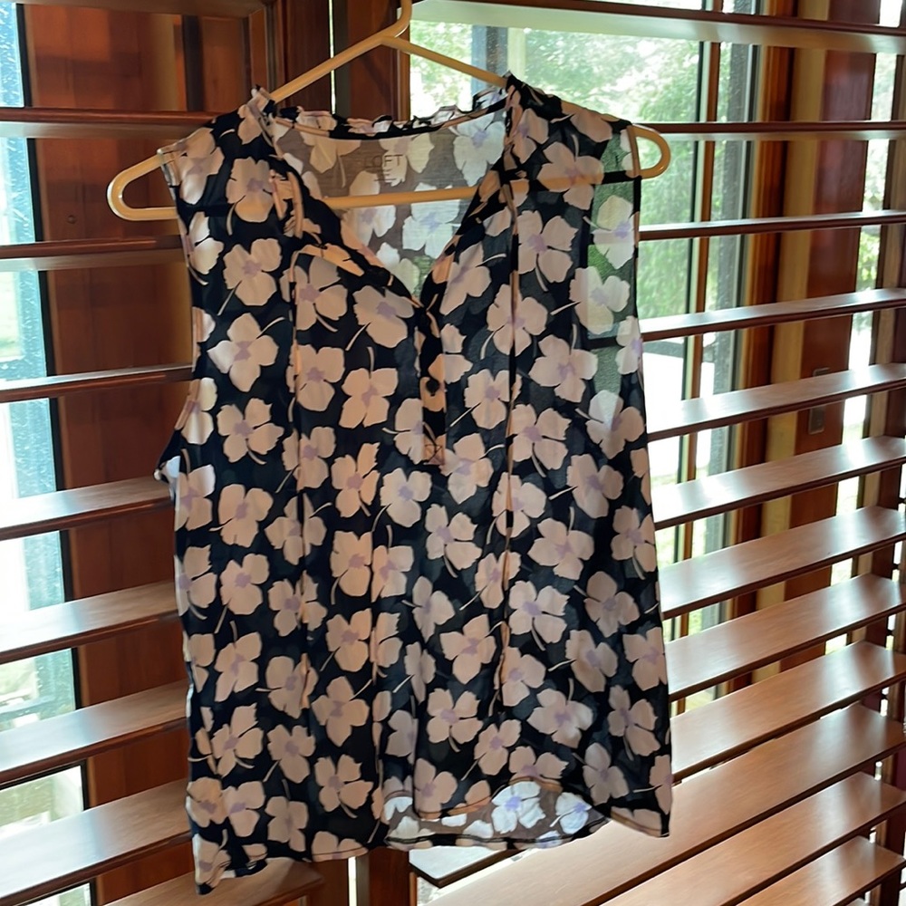 Ladies loft top